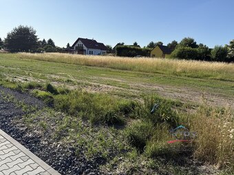 St. pozemek 972 m2, kompletně zasíťovaný, Sány - okr. Nymbur - 4