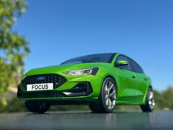 FORD zberatelsky model v mierke 1:18. - 4