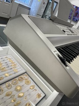 Klávesy Yamaha DGX-300 - 4