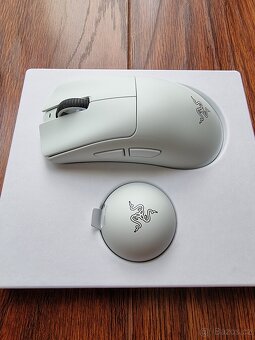 Razer Deathadder v4 pro - 4