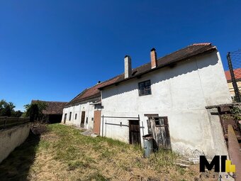 Prodej rodinného domu o velikosti 258 m2 na pozemku o veliko - 4