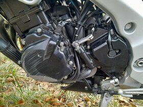 Suzuki gsr 600 - 4