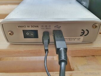 Externí box na IDE (pata) disky s 10gb Caviar hdd. - 4