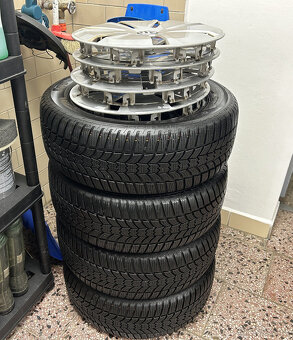 Zimní pneu 215/55/16 - 6 mm, cena za sadu 3000,- Kč - 4