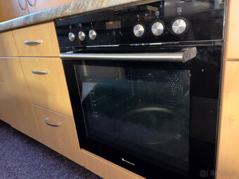 Kuchyň se zánovními spotřebiči - 4