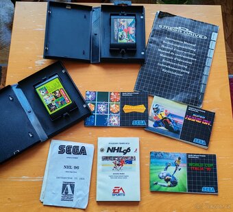 Sega Mega Drive + 2 ovladače + 2 hry - 4