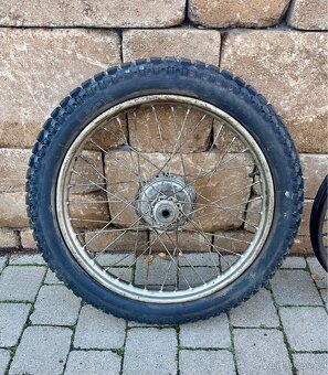 ČZ 125 T - přední a zadní kolo - 4