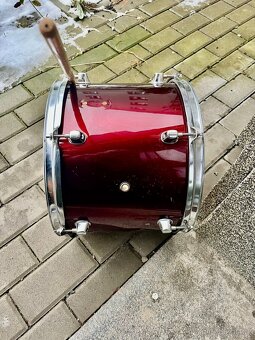 Buben na fandění. - 4