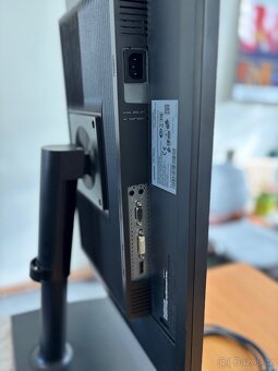 LCD Monitor 24" Samsung S24E65UXWG - 4