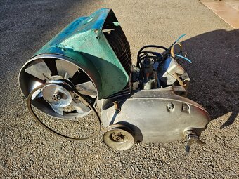 Prodám motor Velorex typ 572/350 - 4