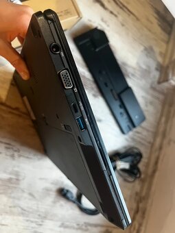 Fujitsu Lifebook U747, černý 14’ - 4