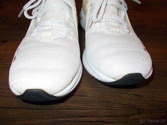 NÁDHERNÉ ODLEHČENÉ BOTASKY PUMA V,38 100%STAV - 4