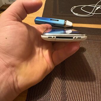 iPhone - 4