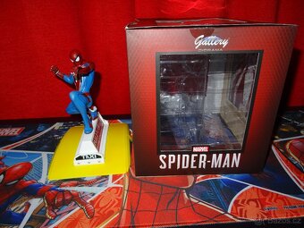 Soška SPIDER MAN - 4