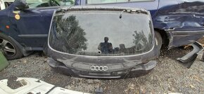 Pate dvere audi q7 viko kufru audi q7 4L - 4