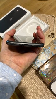 iPhone 11 64GB černý, top stav - 4