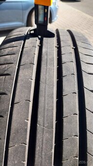 Prodám 4 x letní pneu Pirelli 245/40/21 - 4
