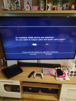 Prodám PlayStation 3 - 4
