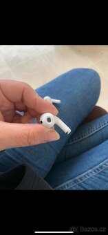 Apple AirPods Pro - 4