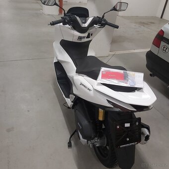 Prodám skútr pcx 125 honda - 4