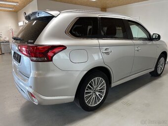 Mitsubishi Outlander 2.4i 4WD PHEV Business Edition - 4