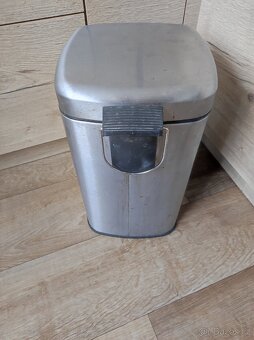 Odpadkový koš - 4