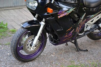 SUZUKI GSX-750F - 4