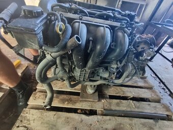Motor a převodovka FORD - Kód motoru CHBB - 4