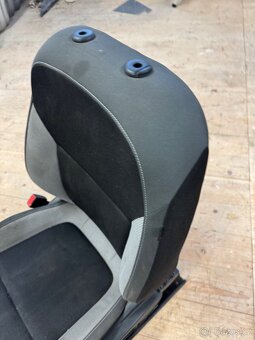 Škoda Fabia 3, řidičova sedačka - 4