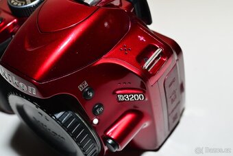 Nikon D3100 RED + příslušenství - 4