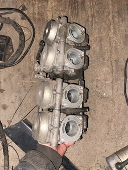 Karburatory fzr 600 - 4