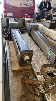 Dvousloupovy zvedak 2000 kg - 4