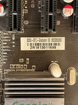 Pc komponenty zdroj deska zakladni dily soucastky - 4