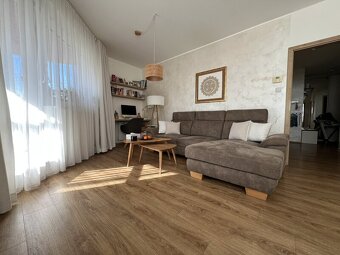 Exkluzivní 2+kk, terasa 27m2, garážové stání, Pardubice-nábř - 4