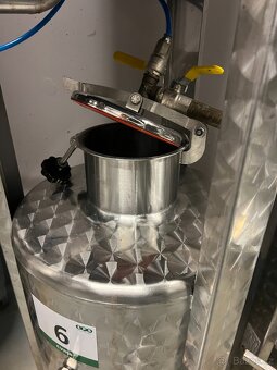SESTAVA NEREZOVÝH UZAVŘENÝCH NÁDRŽÍ 50+50L - 4