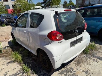 Toyota Aygo 1.0i 50kw 1KR - 4