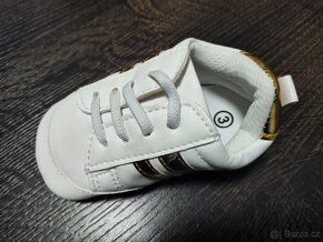 PRVNÍ DĚTSKÉ BOTIČKY NOVÉ - ZLATÉ - 4