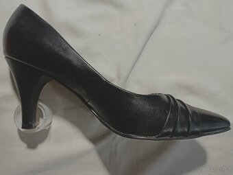 dámské černé lodičky - 4