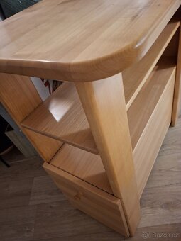 Prodám krásný stoleček z masivu - 4