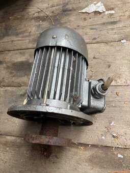 Asynchronní elektromotor 0,75kw - 4