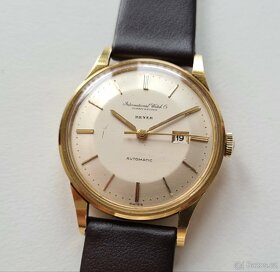 Zlaté náramkové hodinky IWC Schaffhausen Automatic 18K
- 4