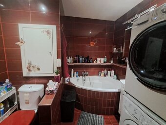 Prodej bytu 2+1, DV,61 m2, lodžie 6 m2, ulice Holešická v CV - 4