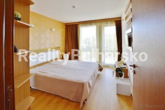 Stylový apartmán 2+kk s výhledem na bazén–Slunečné pobřeží - 4