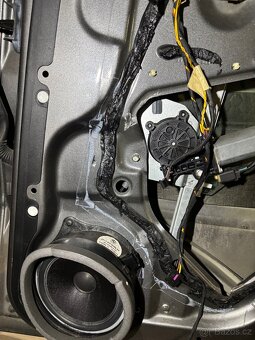 BMW X5 e53 kompletní pravé zadní dveře - 4