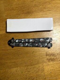 Butterfly hřebínek | White Skull - 4