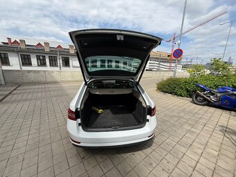 BOLT UBER Pronájem vozů Škoda Superb III, Octavia IV, - 4