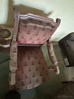 Starozitny nábytek na renovaci - 4