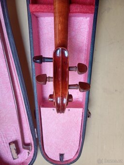 Housle - 4