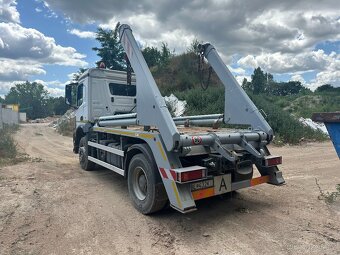 Prodám Mercedes Arocs ramenový nosič kontejneru - 4