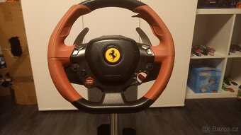 Volant s pedály Thrustmaster a stojanem pro Xbox - 4